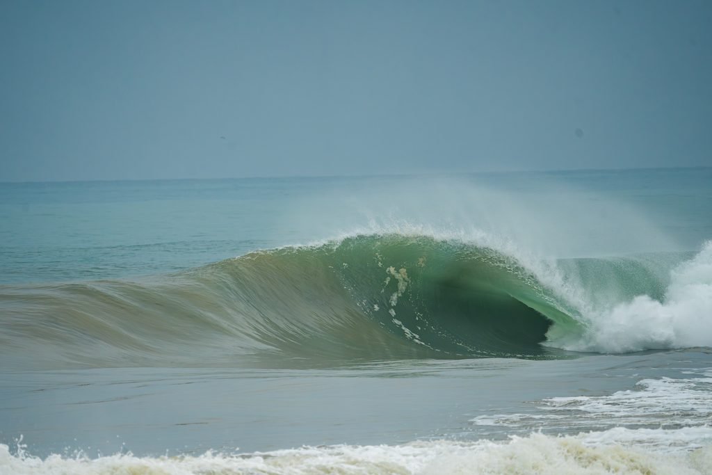 Perfect Right Slab at Manta reef Breaks