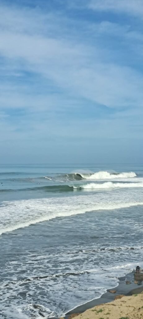 Right hollow wave